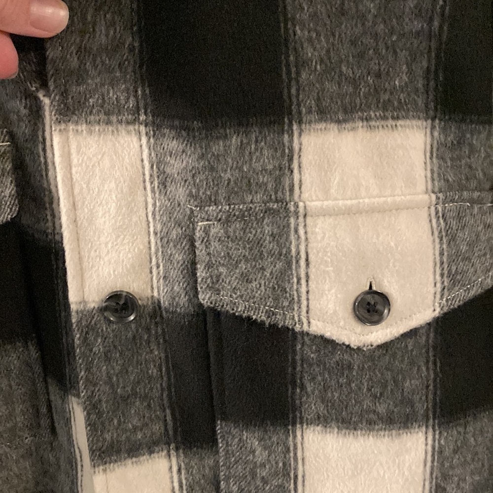 Shacket - Picture 3 of 7